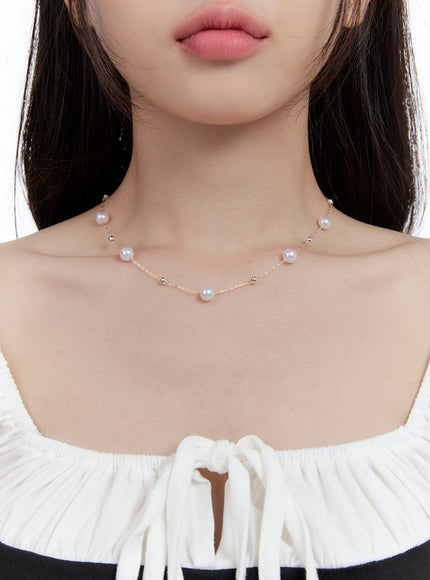 delicate-necklace-ig423 / white