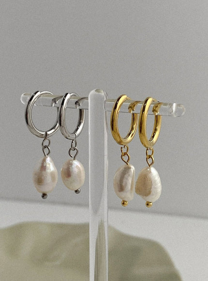 core-faux-pearl-earrings-ia517