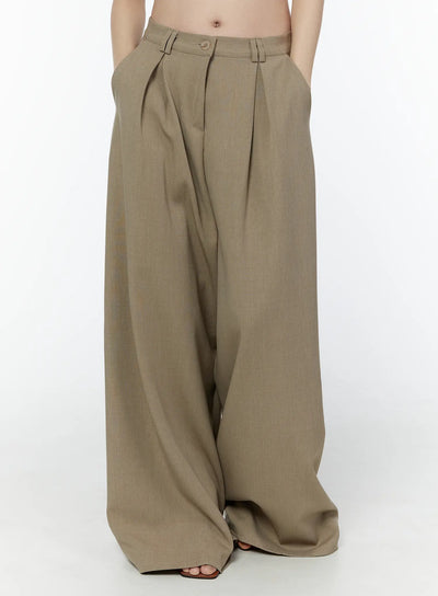classic-wide-fit-pleated-pants-iu503 / Beige