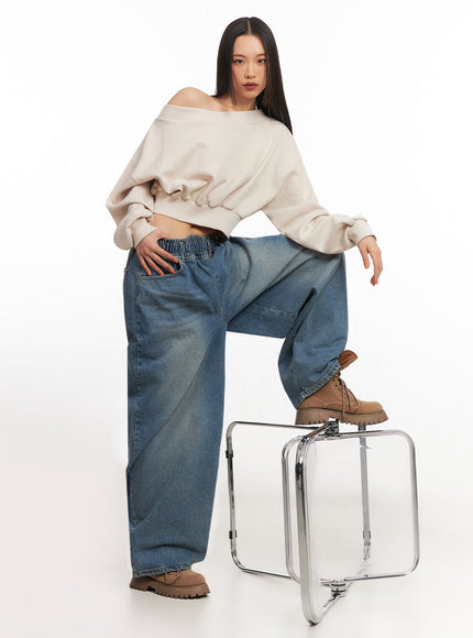 off-shoulder-loose-fit-sweatshirt-ia507 / Beige