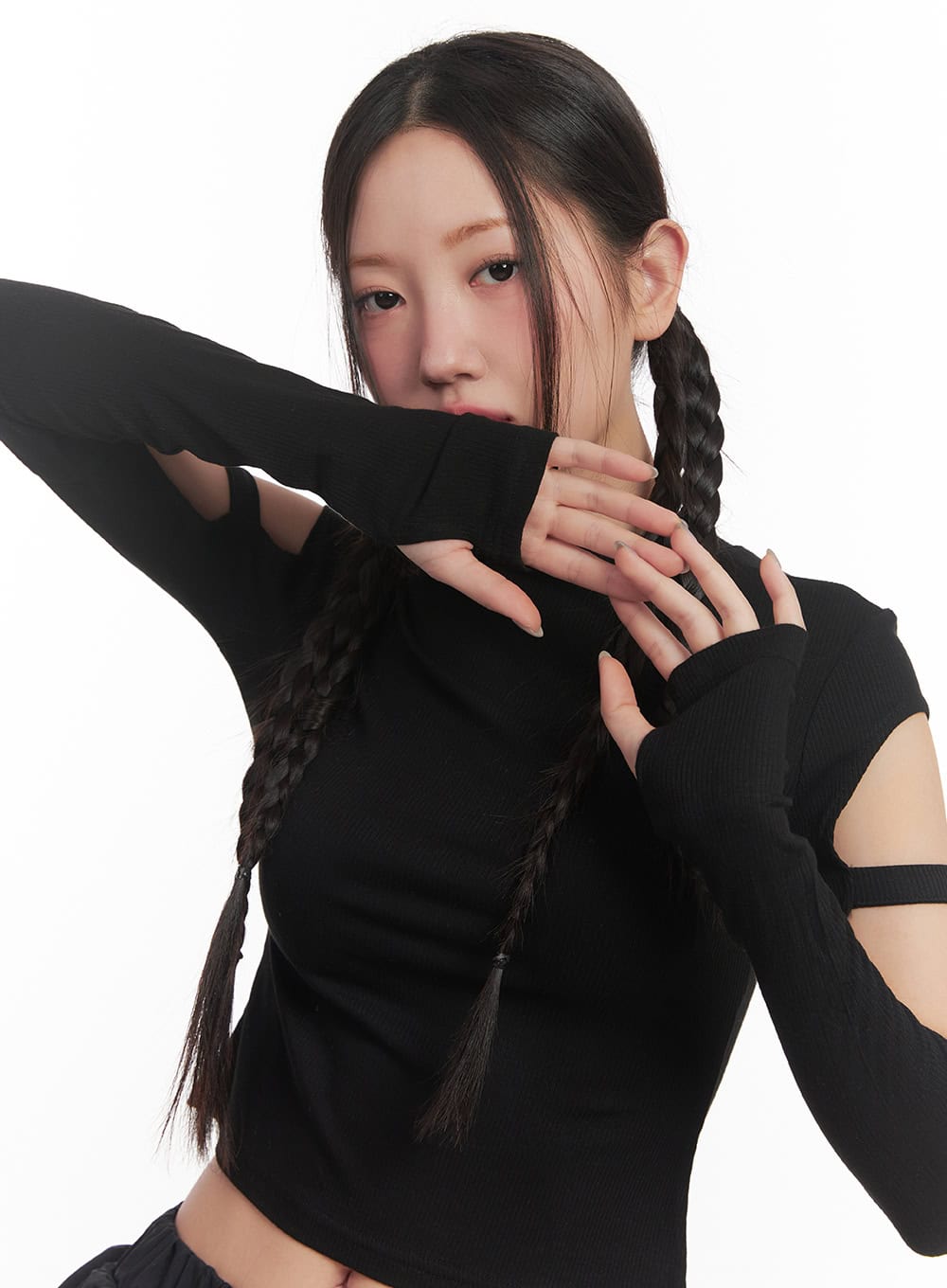 ribbed-cut-out-crop-top-cf524 / Black