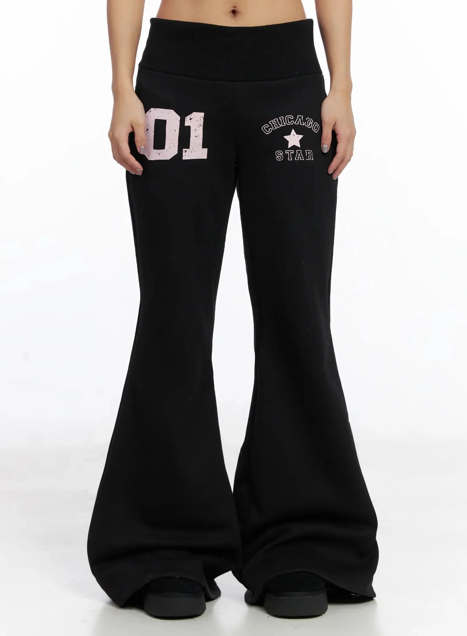 graphic-bootcut-pants-in528 / Black