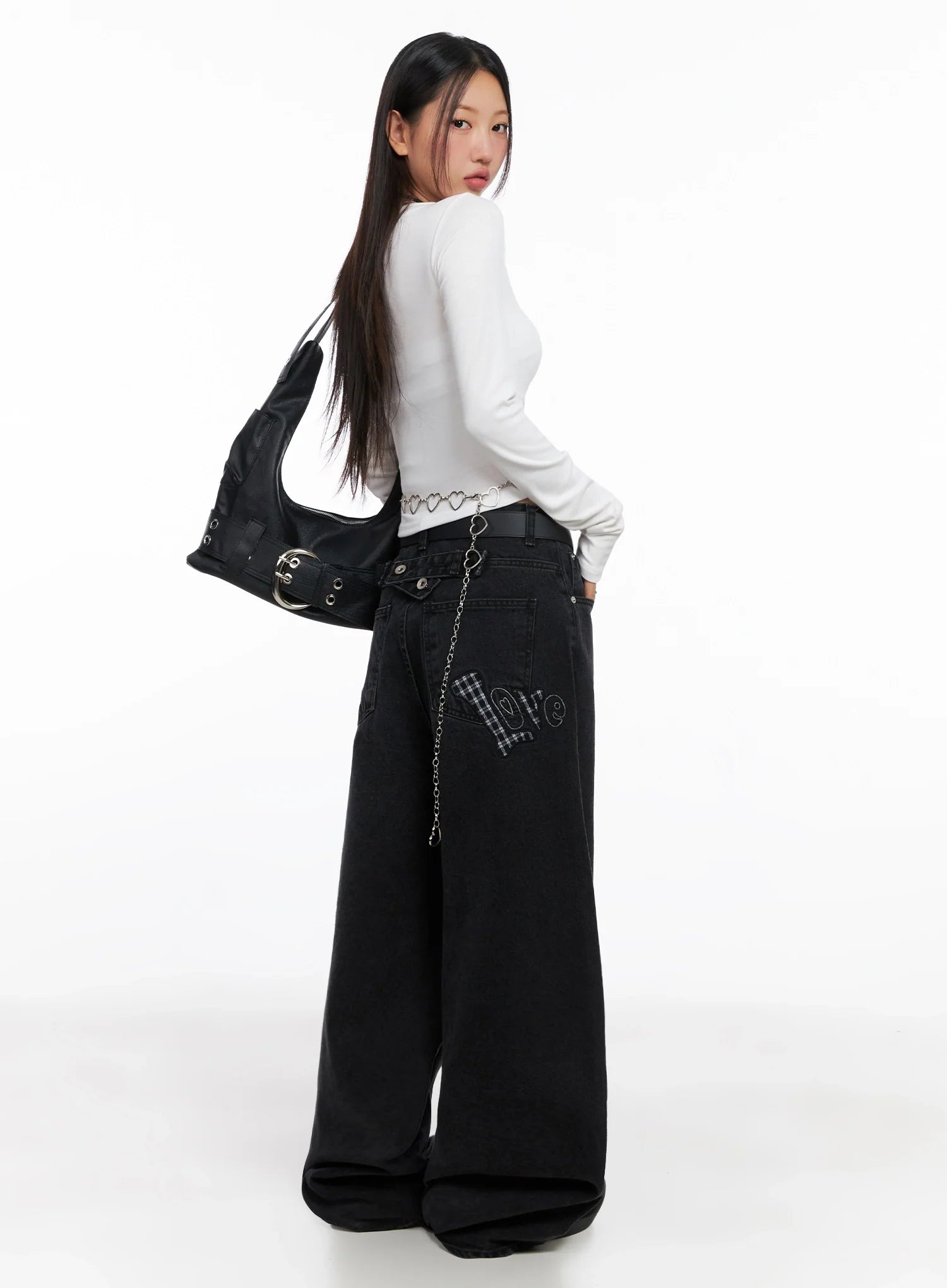 sunwoo-embroidered-wide-leg-jeans-ig528 / Black