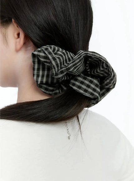 plaid-pattern-scrunchie-io527 / Black