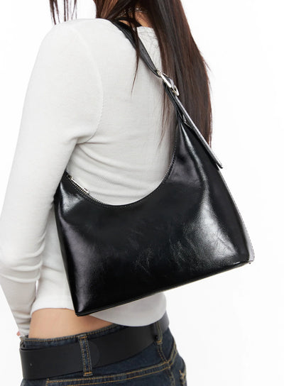 classic-square-shoulder-bag-in503 / Black