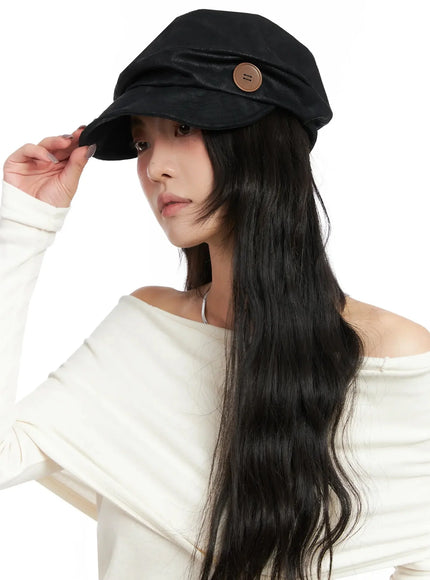 buttoned-faux-leather-cap-in528 / Black