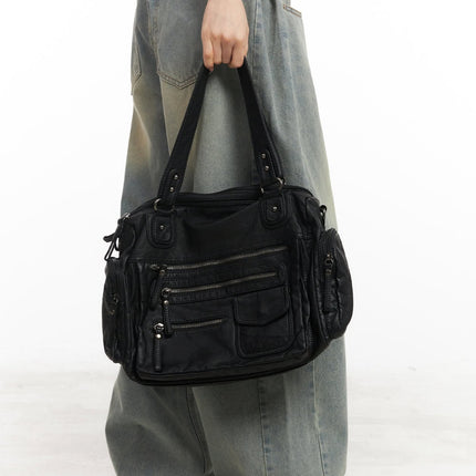 medium-sized-shoulder-bag-with-pockets-cm504 / Black