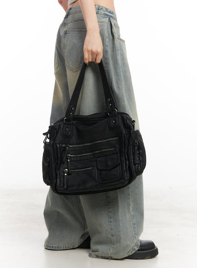 medium-sized-shoulder-bag-with-pockets-cm504 / Black