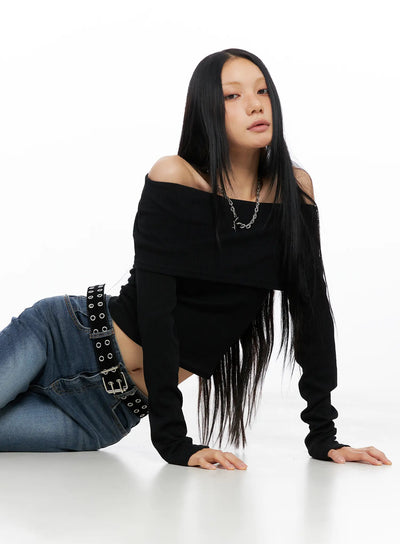 side-button-off-shoulder-long-sleeve-cs509 / Black