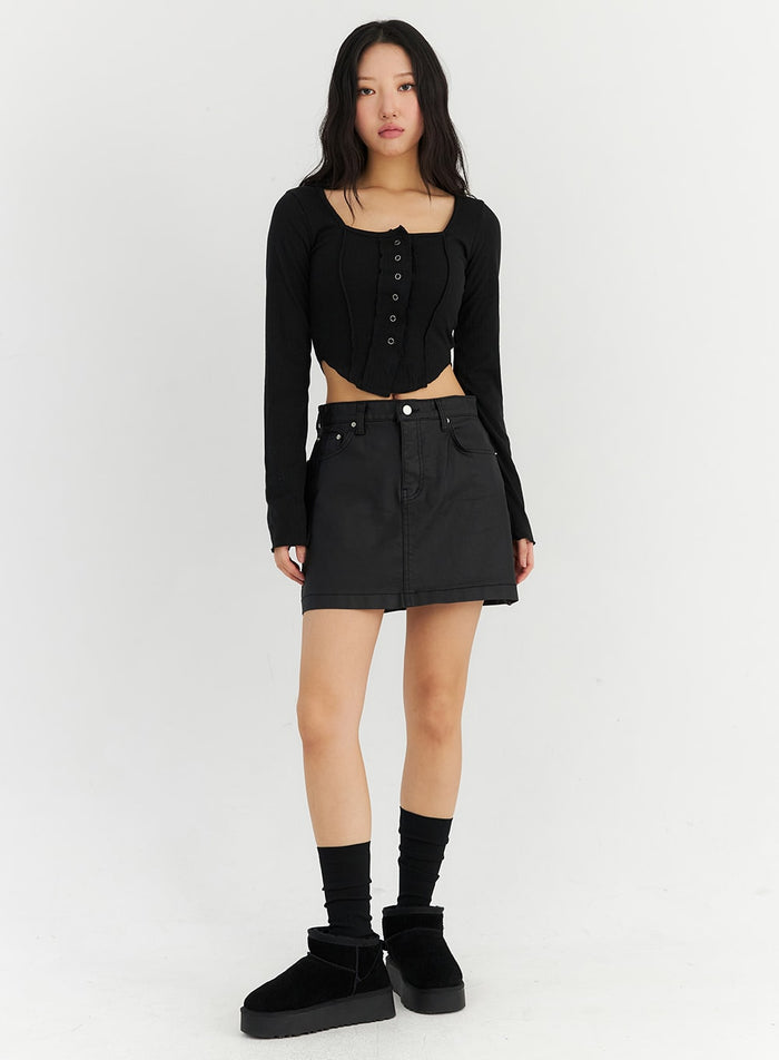 simple-faux-leather-mini-skirt-cn303 / Black