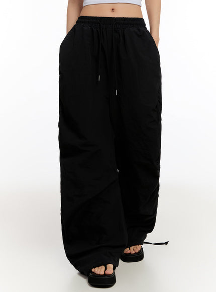 adjustable-wide-leg-nylon-pants-iu509 / Black