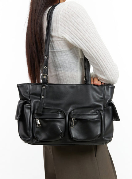 faux-leather-pocketed-shoulder-bag-is402 / Black