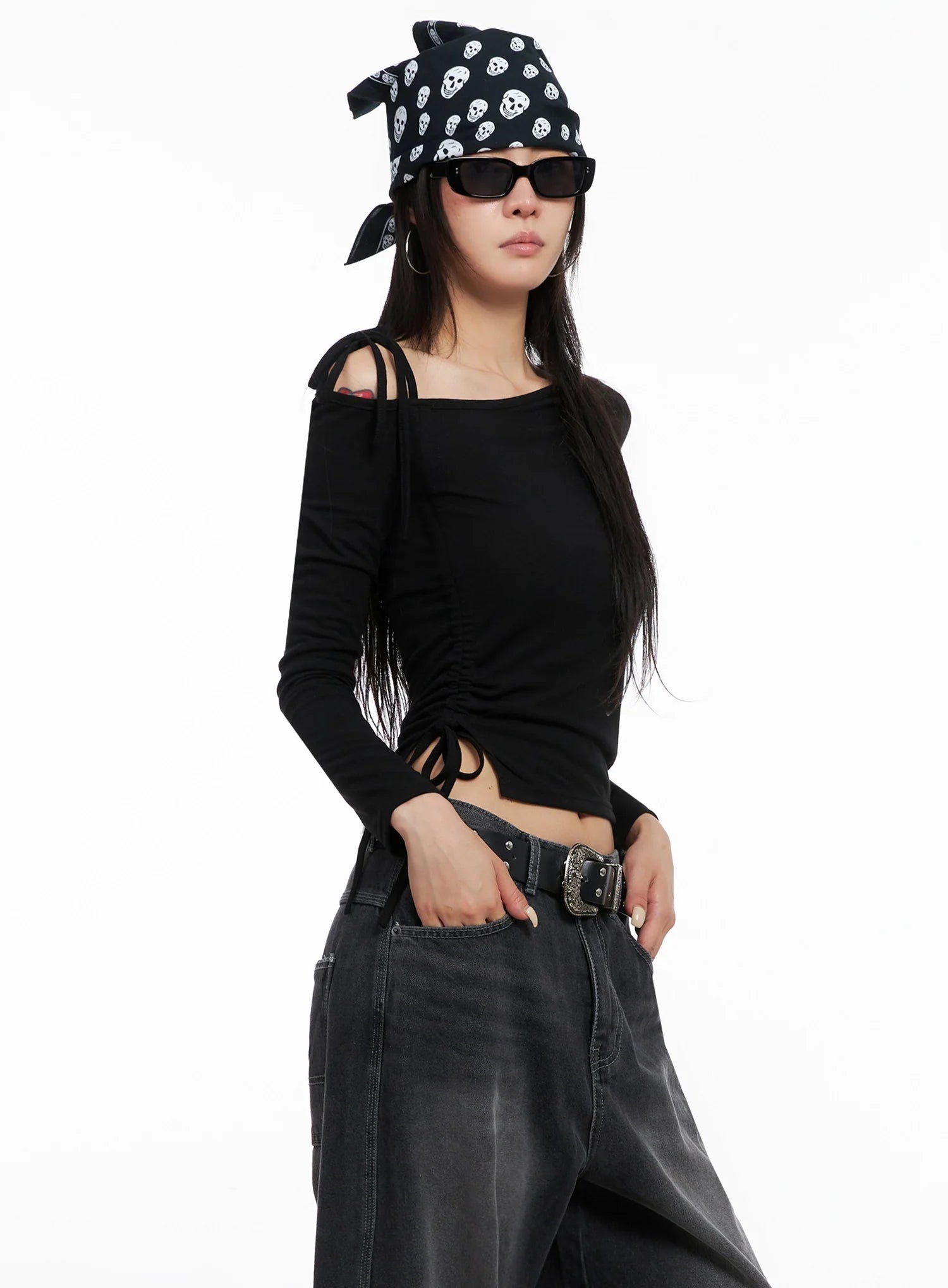 asymmetric-off-shoulder-long-sleeve-top-is515 / Black