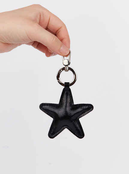 faux-leather-star-keyring-im527 / Black