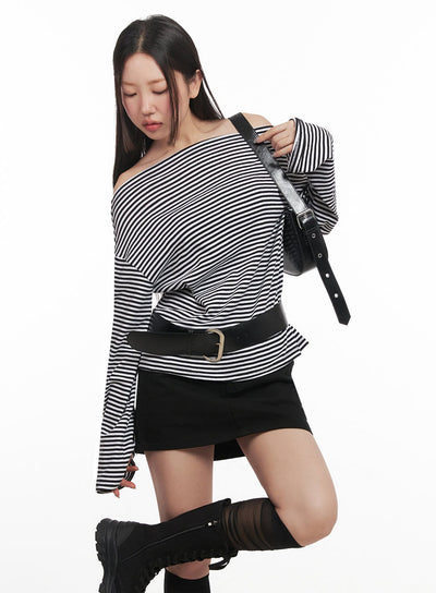 stripe-long-sleeve-off-shoulder-top-im524 / Black