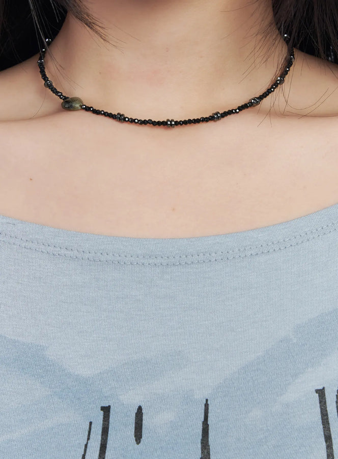 simple-heart-charm-choker-necklace-cf503 / Black
