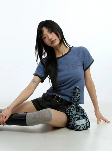 two-tone-graphic-tee-iu524 / Blue