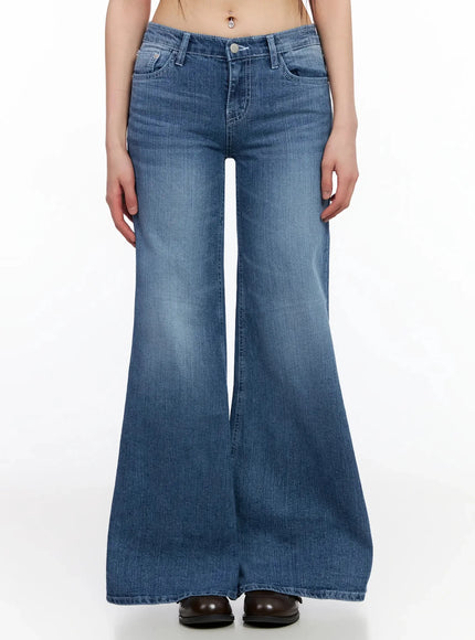 nyomi-low-rise-hip-pad-bootcut-jeans-ia523 / Blue