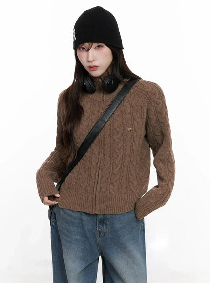 cable-knit-zip-up-jacket-in525 / Brown