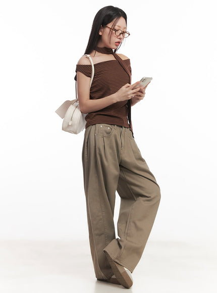 stripe-off-shoulder-top-with-scarf-ca521 / Brown