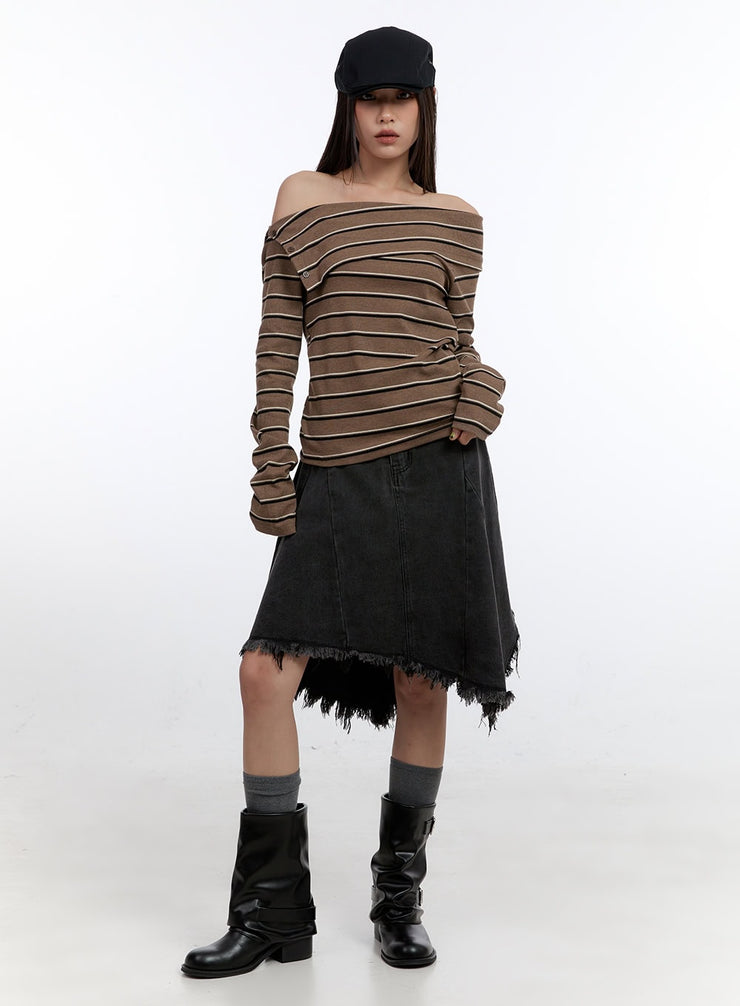 buttoned-off-shoulder-stripe-tee-cn401 / Brown