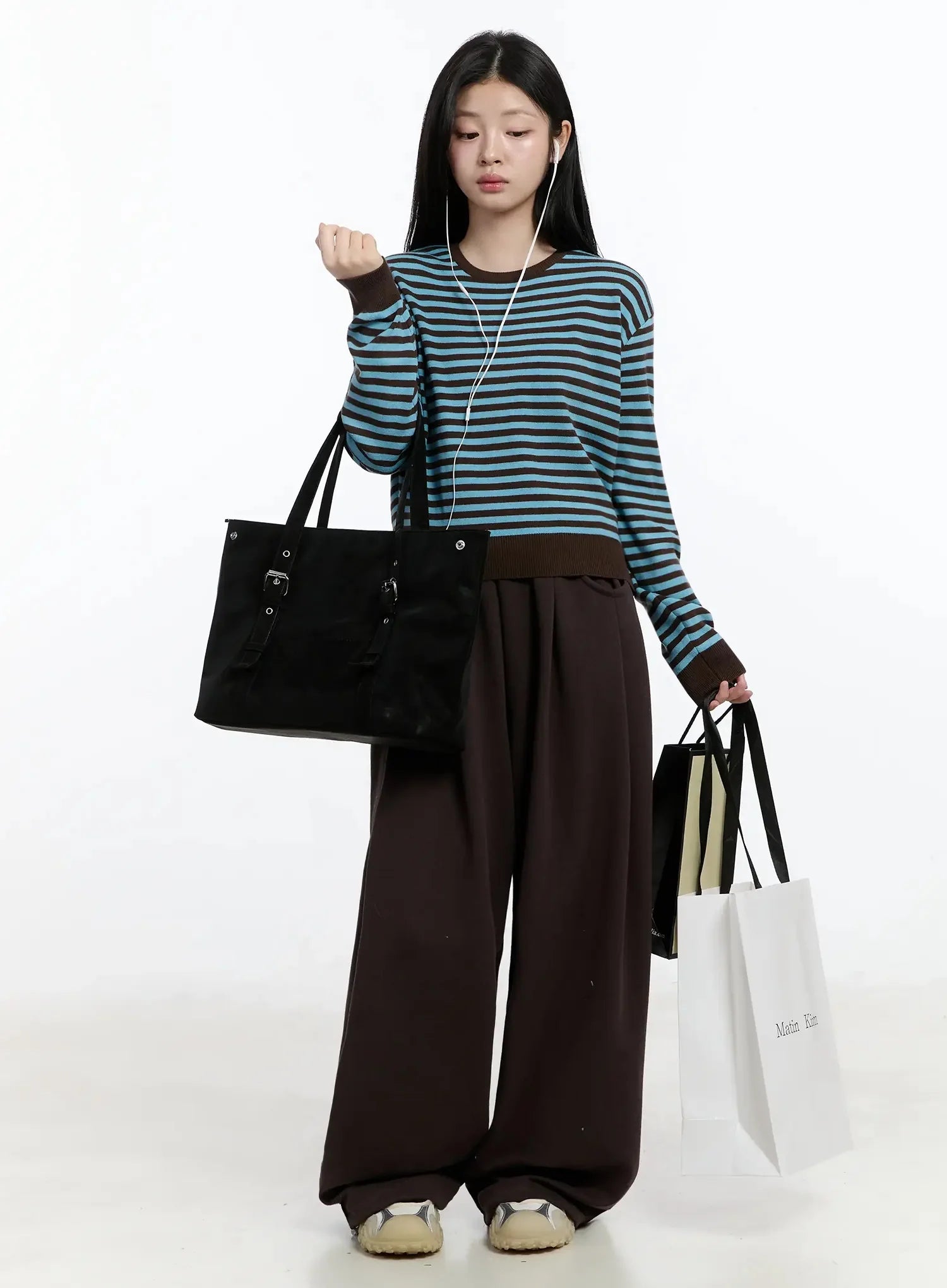 striped-round-neck-knit-top-im519 / Dark brown