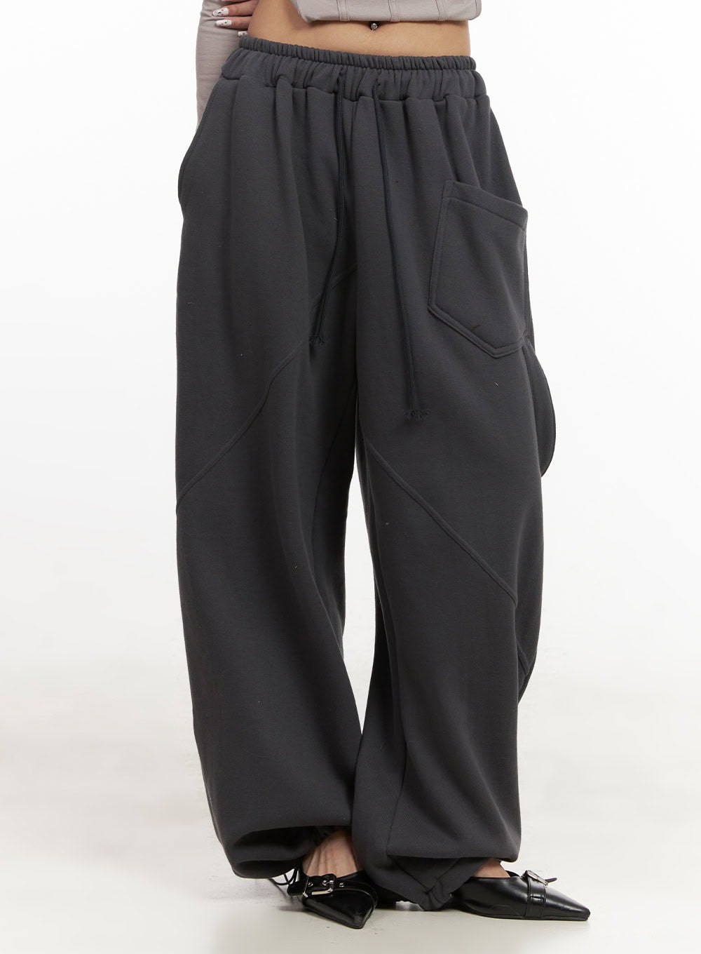 Wide-Fit Cargo Sweatpants CJ507