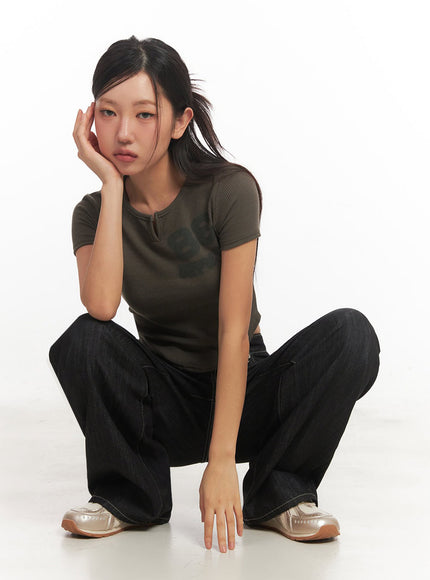 tomboy-graphic-crop-top-ia524 / Dark green