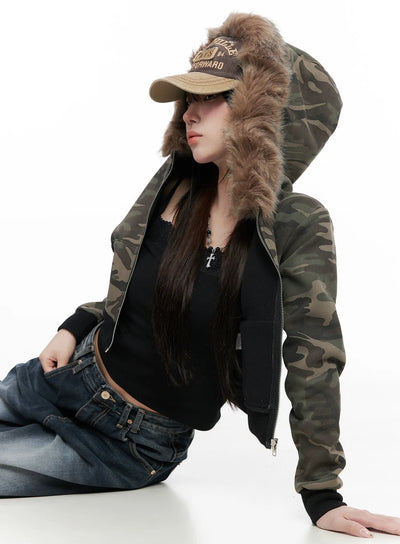 camo-faux-fur-crop-zip-up-hoodie-co521 / Dark green