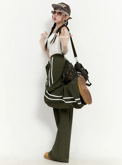 graphic-wide-leg-track-pants-cm511 / Dark green