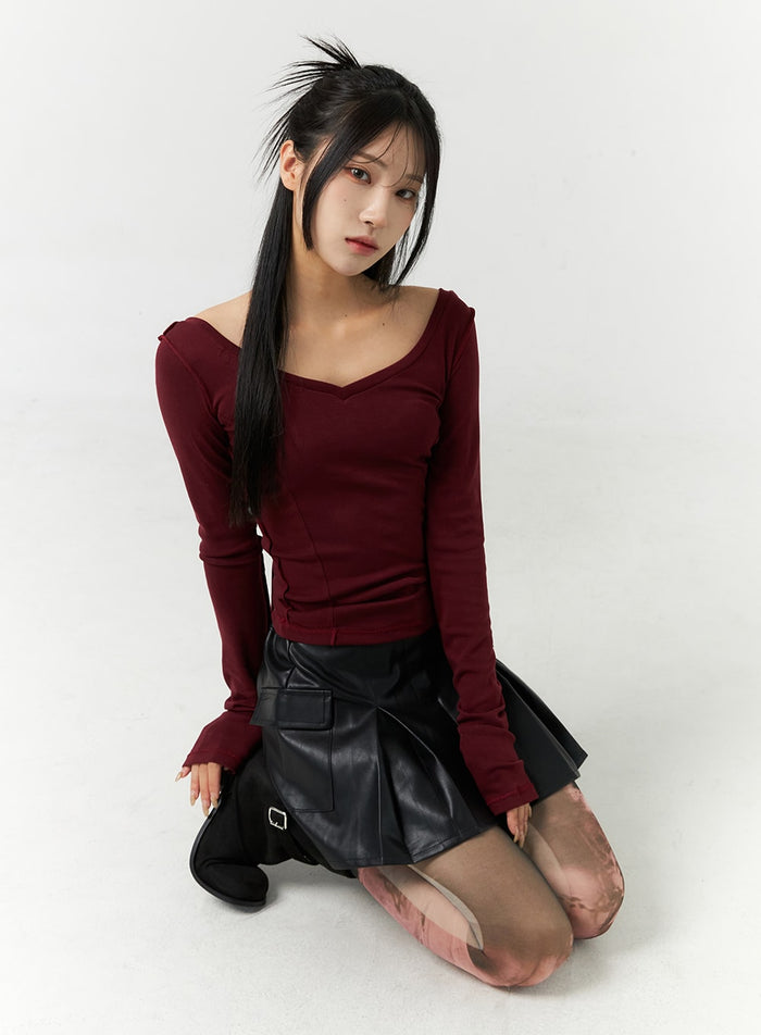 open-back-cut-out-knit-top-cn317 / Dark red
