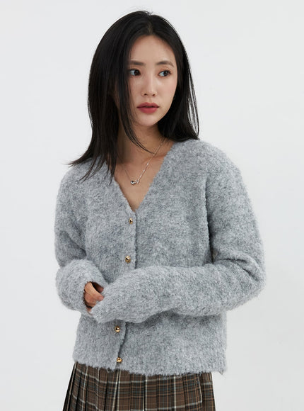 fuzzy-v-neck-cardigan-os326 / Gray