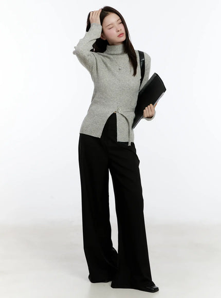 buckle-ribbed-half-turtleneck-sweater / Gray