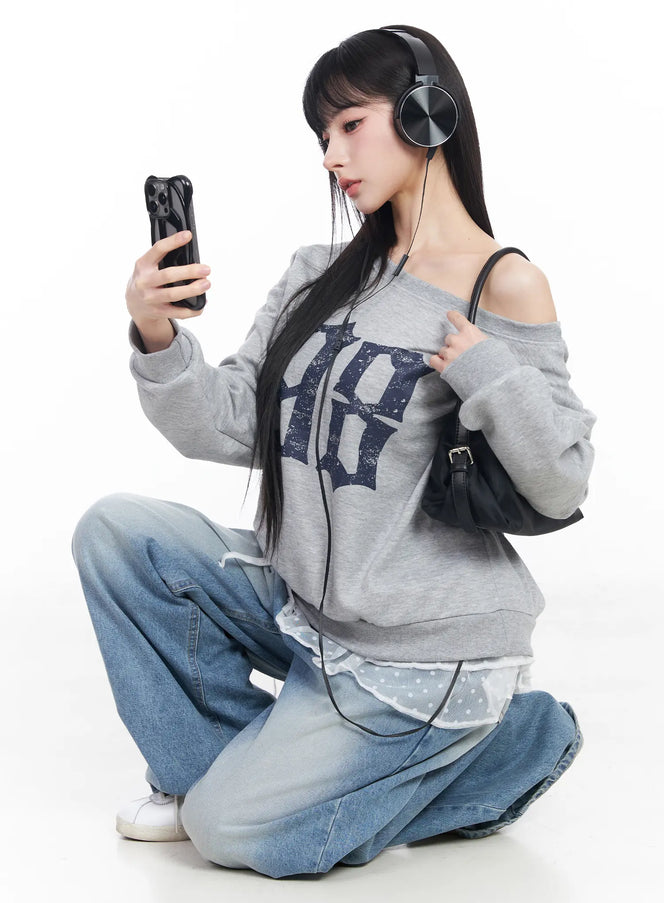 off-shoulder-graphic-sweatshirt-cf518 / Gray