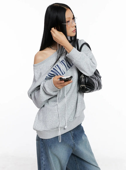 one-shoulder-graphic-lettering-sweatshirt-cs509 / Gray