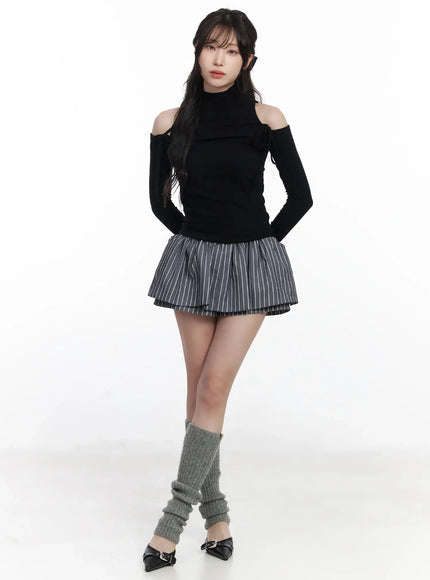 striped-pleated-mini-skirt-cj526 / Gray