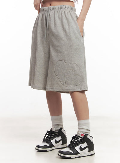 heart-patch-wide-sweatshorts-cm528 / Gray