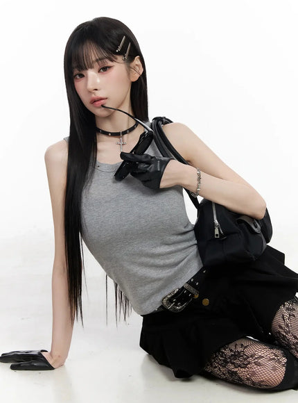 eyelet-detail-sleeveless-top-iy511 / Gray