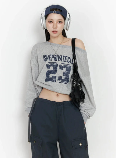 wide-neck-numeral-graphic-sweatshirt-ij528 / Gray