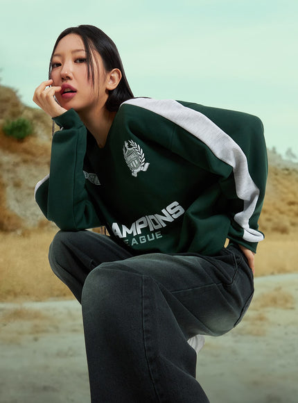 oversized-v-neck-sweatshirt-in322 / Green