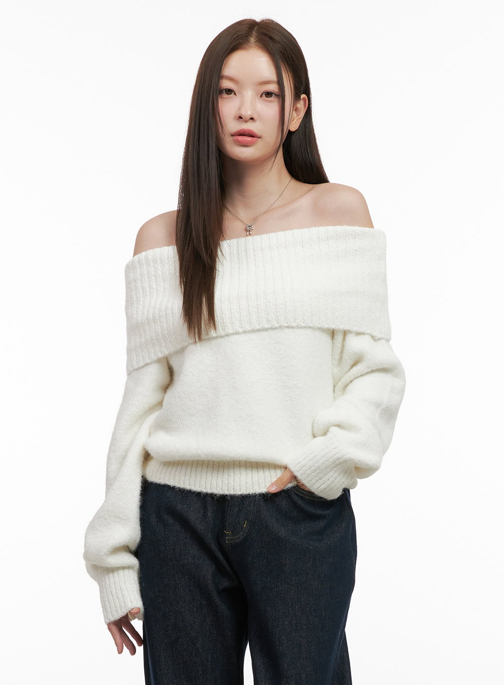 chic-off-shoulder-sweater-od412 / Light beige