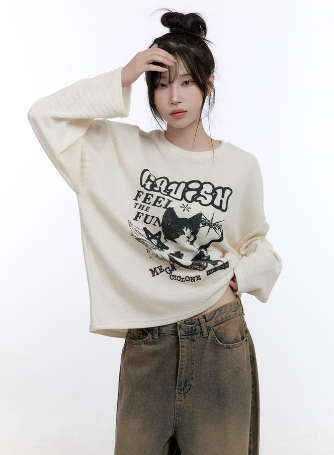 oversized-graphic-long-sleeve-t-shirt-co418 / Light beige