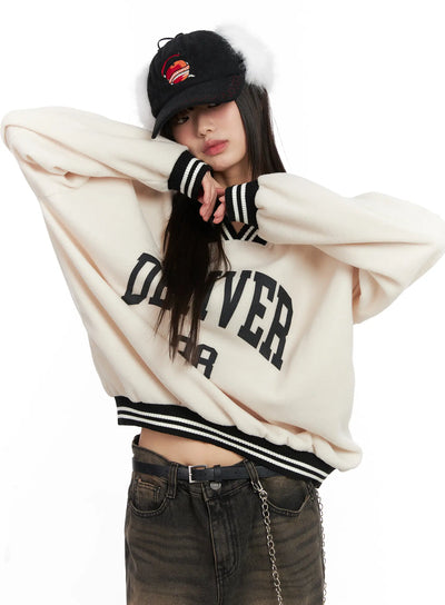 oversized-varsity-style-sweatshirt-cn521 / Light beige