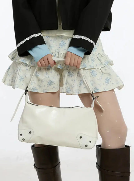 vintage-faux-leather-rivet-shoulder-bag-im506 / Light beige