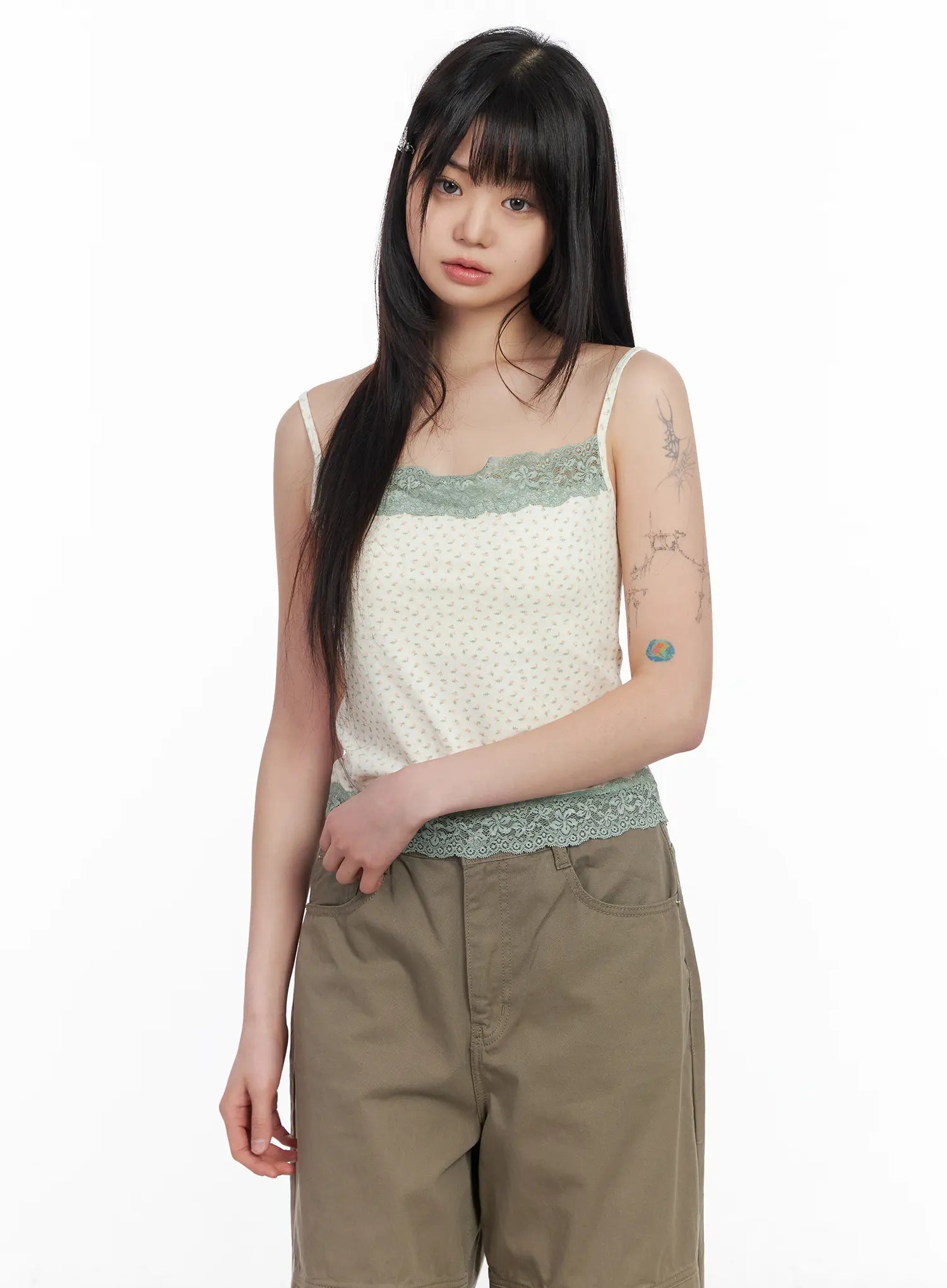 floral-lace-trim-tank-top-cm513 / Light beige