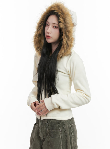 cozy-fur-hooded-crop-jacket-cd404 / Light beige