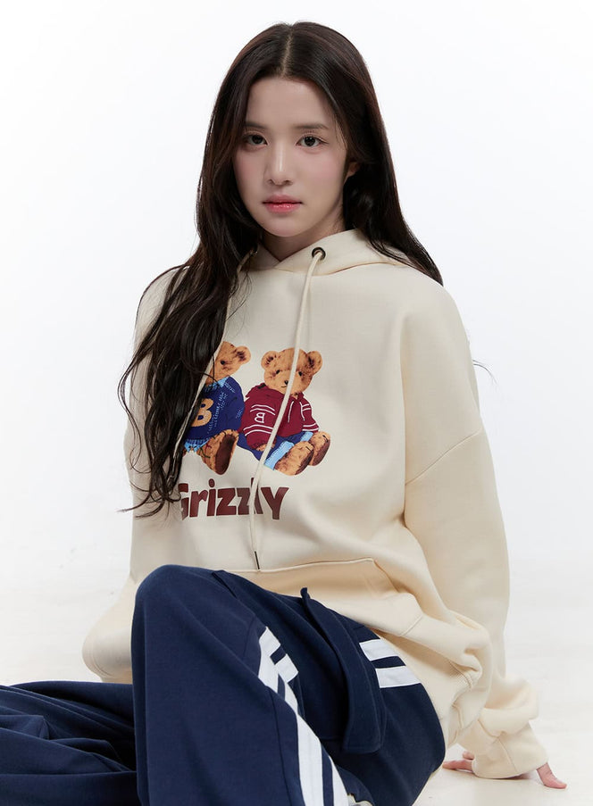 cute-graphic-hoodie-on418 / Light beige