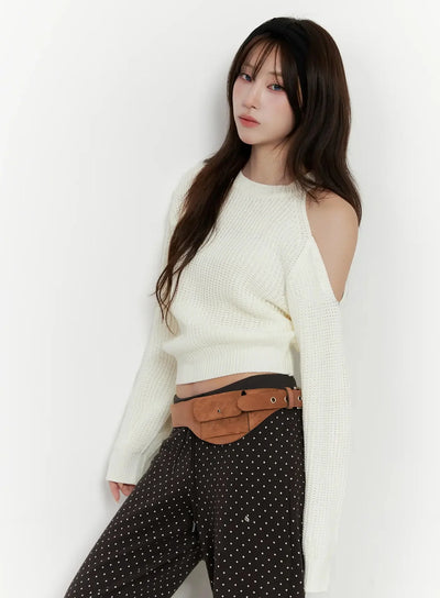 chic-open-shoulder-knit-top-in514 / Light beige