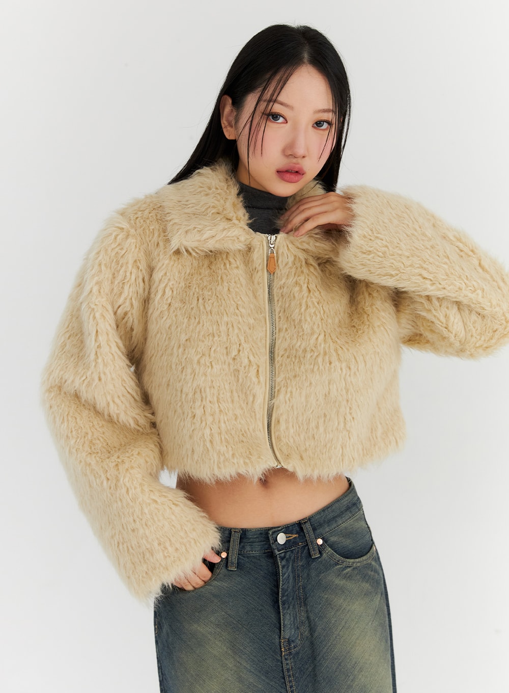crop-zip-up-faux-fur-jacket-cn314 / Light beige