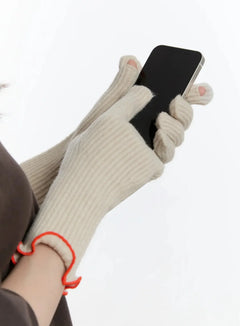 handmade-knit-touchscreen-gloves-id526 / Light beige